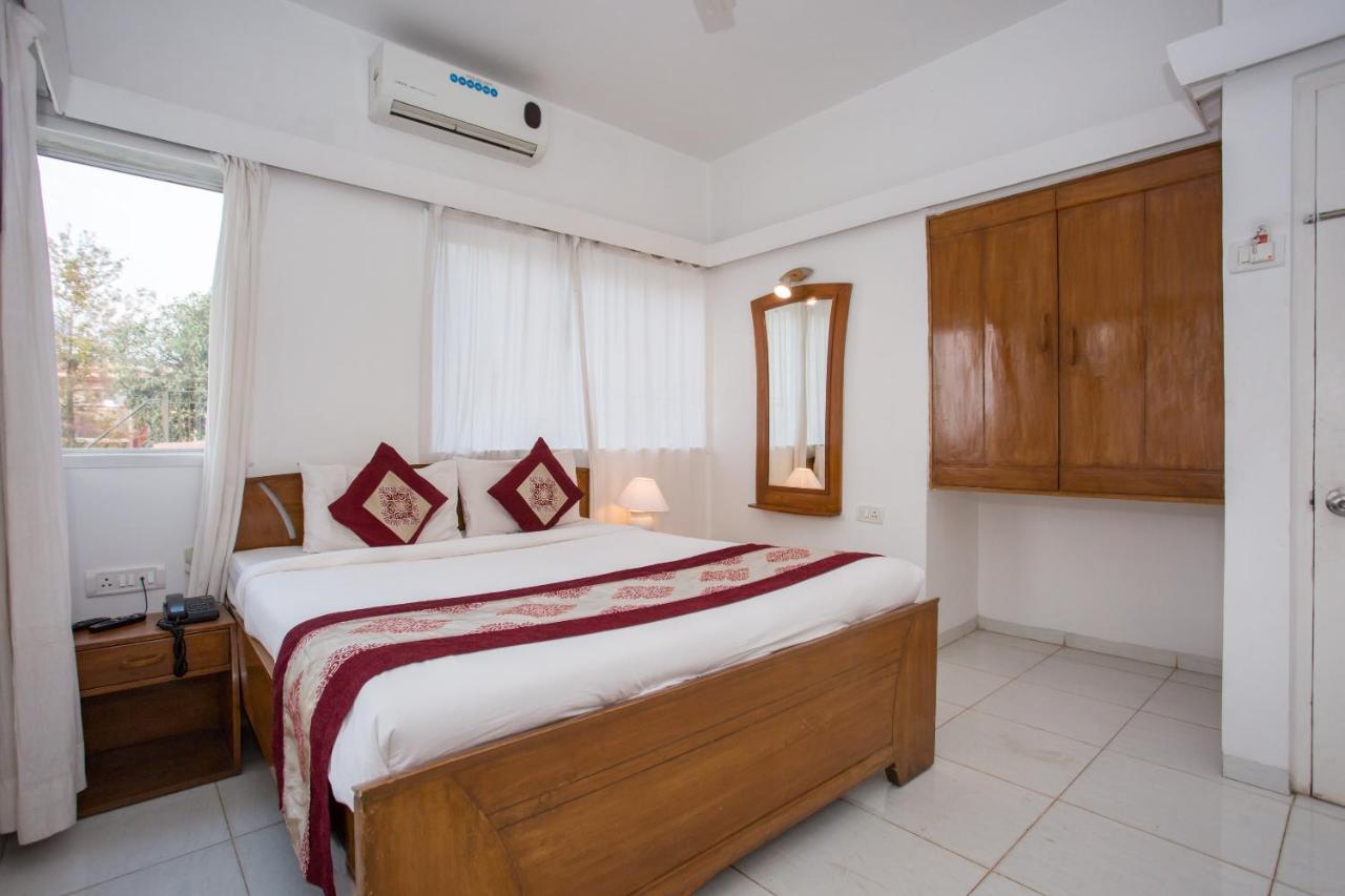 Oyo Flagship Hotel Silver Nest Pancsgani Kültér fotó